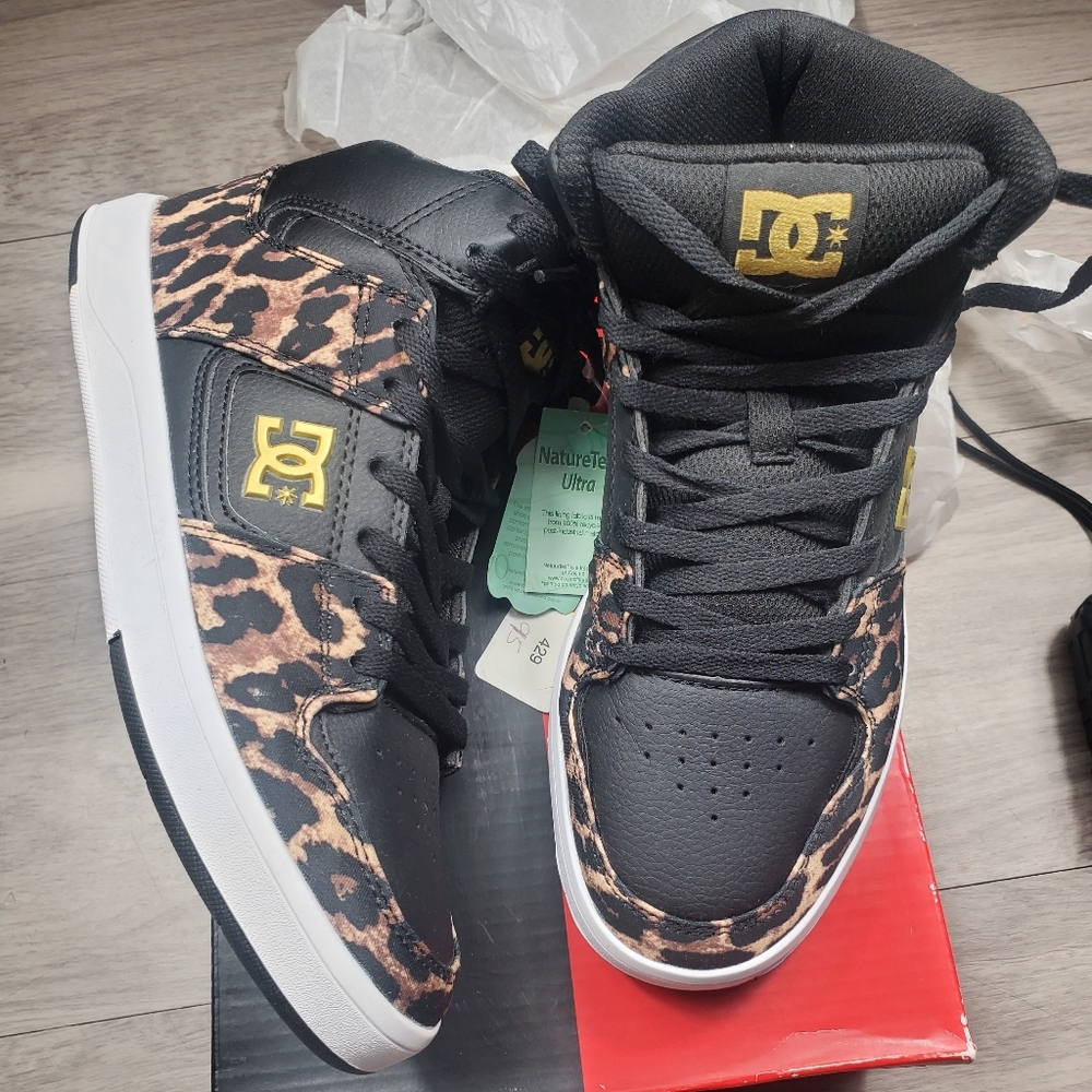 DC Skateboard Shoes high top Size 5.5 Youth ADGS700034 Black Leopard Print